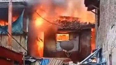 Kebakaran di Gambir, Puluhan Rumah dan Toko Onderdil Nyaris Ludes