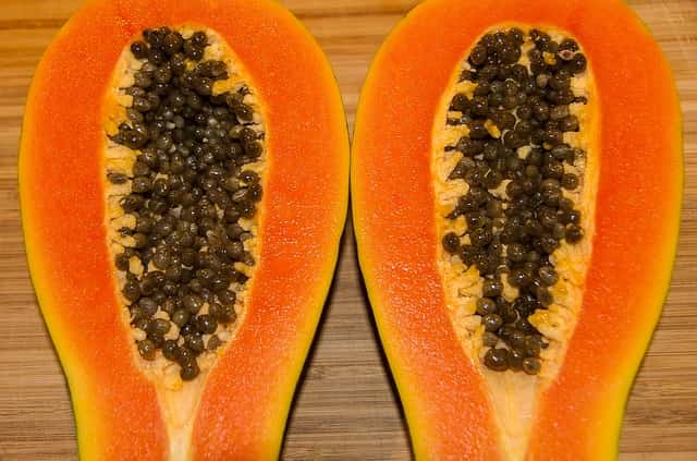 Undoubtedly, the use of any blessing created by Allah Almighty cannot be denied. One of these blessings is papaya, but very few people know how useful, healthy and nutritious it is.