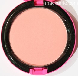 c_AlphaGirlBeautyPowderMAC