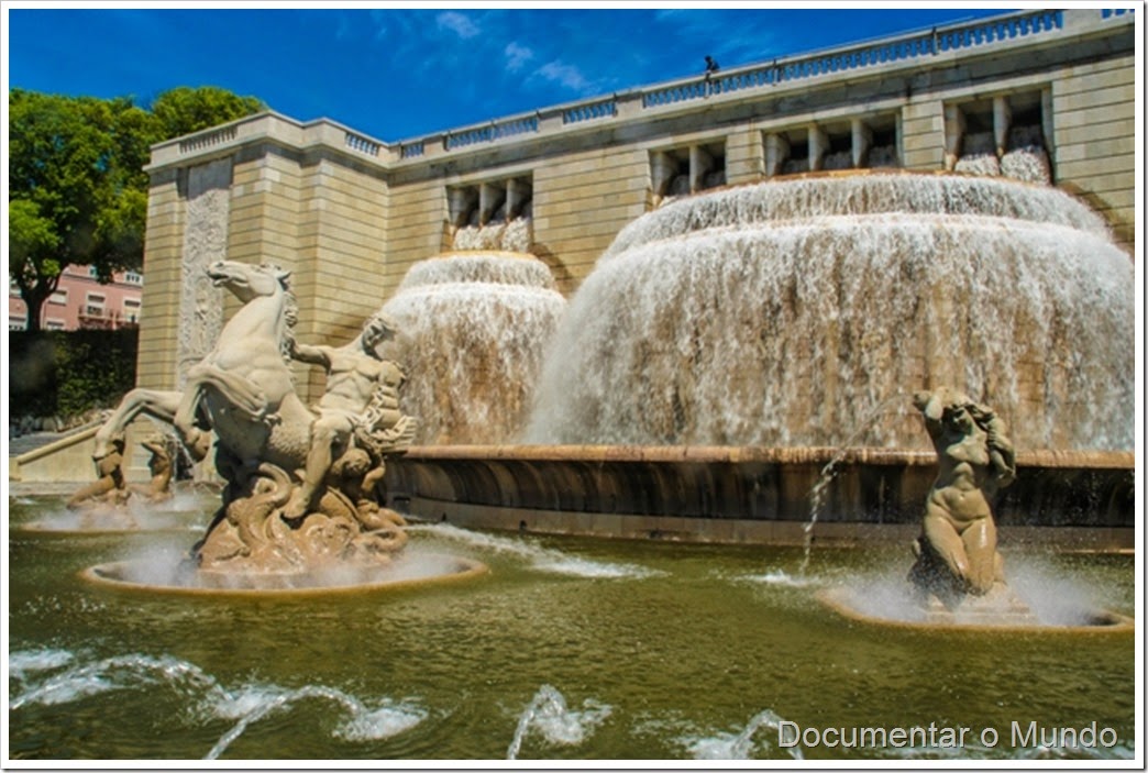 Fonte Monumental da Alameda; Fonte Luminosa