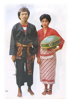 Pajaian adat sunda