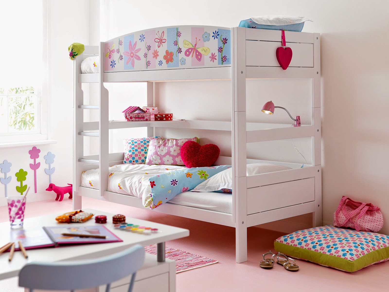 http://www.portobellostreet.es/mueble/27855/Litera-Infantil-Flores