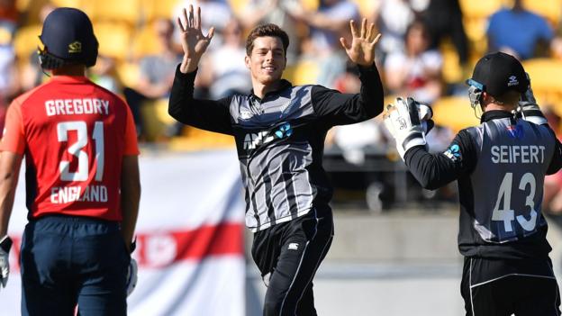 New Zealand beat England in the 2nd T20 and level the series