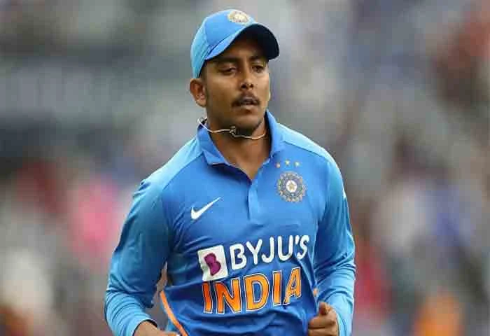 News,National,India,Mumbai,Sports,Cricket,Player,Top-Headlines,Case,Latest-News, Mumbai: Indian cricketer Prithvi Shaw's friend's car attacked by 8 people for refusing to click selfie; case registered