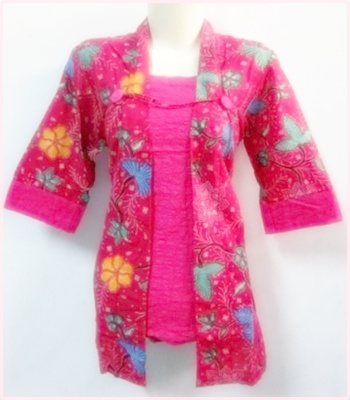 Model baju  batik  wanita  modern warna  pink 