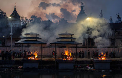 帕舒帕蒂納特廟,पशुपतिनाथ मन्दिर,Pashupatinath Mandir,尼泊爾供奉濕婆的印度教寺廟,火葬場