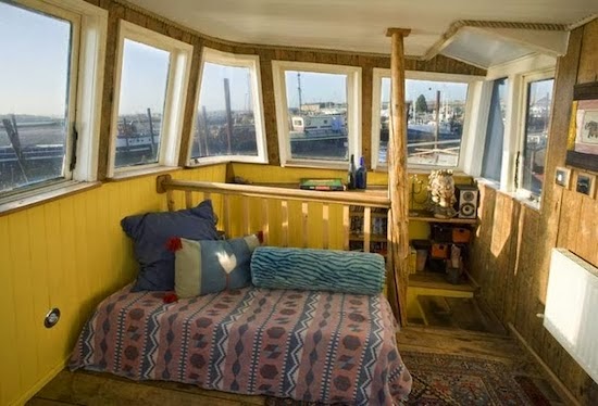 Insides: Houseboat