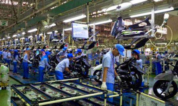 <img src="Image URL" title="PT. Yamaha Motor Manufacturing West Java" alt="Pabrik dan karyawan PT. Yamaha Motor Manufacturing West Java"/>