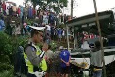 Rombongan Bus Pelajar SMK Panca Karya Bogor Terguling, 3 Siswi Tewas