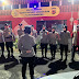Polres Karawang, Srikandi Polri Pimpin Apel Malam Ops Ketupat Lodaya di Pos Yan Ciplaz