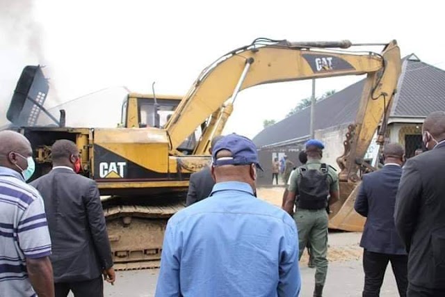 COVID-19: RIVERS STATE  GOVERNMENT DEMOLISHES TWO HOTELS FOR FLOUTING EXECUTIVE ORDER 