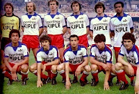 OLYMPIQUE DE LYON - Lyon, Francia - Temporada 1980-81 - Chauveau, Ferri, Furlan, Muller, Vargoz y Tigana; Moizan, Xuereb, Maroc, Fournier y Nikolic