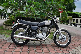 Yamaha SR400