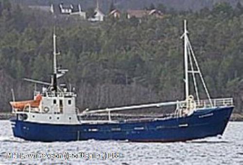  cargo ship, Tanker. ~ Boat trader - boats for sale - boats used boats