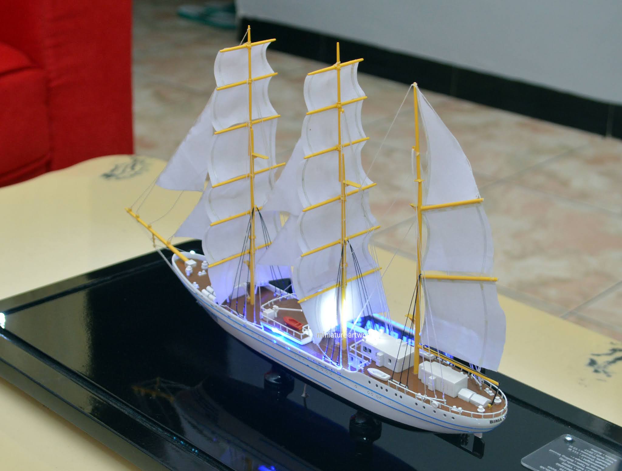 jual souvenir maket miniatur kapal layar kri bima suci 945 tni al terbaik kadet taruna