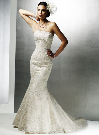 Lace strapless wedding dress has been dubbed as a python with a beautiful