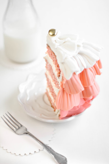 frilled strawberry cake