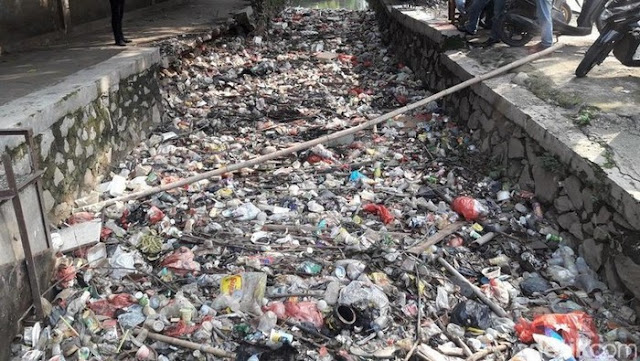 Sungai Dipenuhi Sampah