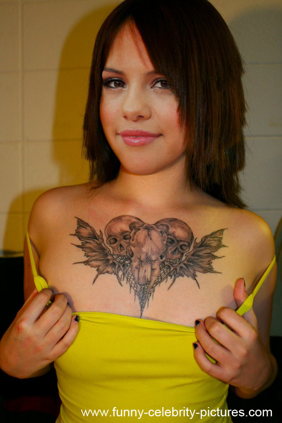 Selena Gomez gets a new heart tattoo