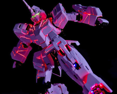 Unicorn Gundam dengan Led unit