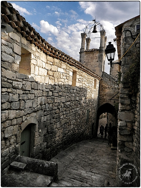 LACOSTE (84) - Village médiéval et château-fort