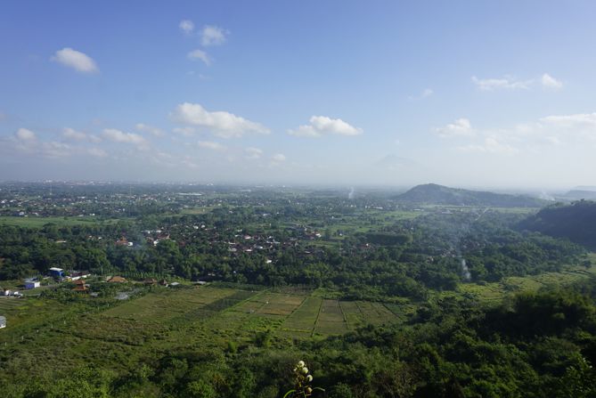 Lansekap dari atas bukit Tompak Piyungan