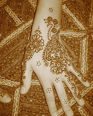 temporary henna tattoo