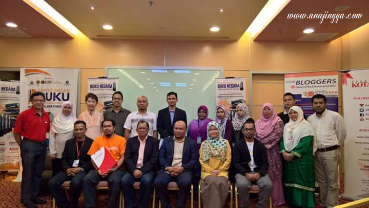 Sepetang di Forum Bloggers Anjuran YPBN di PWTC