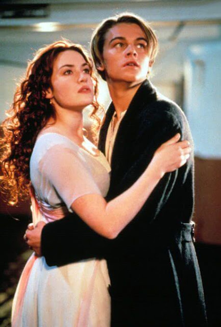 Titanic Jack And Rose Romantic Scene