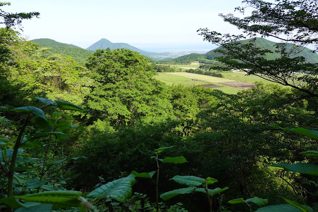 鳥取県西伯郡大山町豊房　香取の山道からの眺め