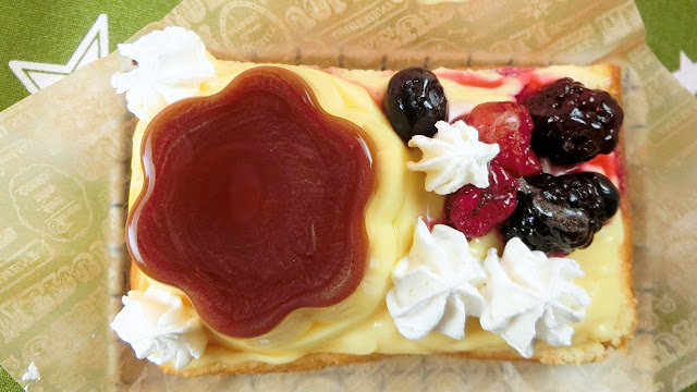 盛り付け簡単！プリンアラモードスポンジケーキを作る３つのポイント