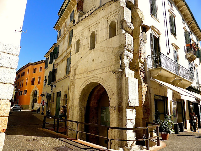 verona-porta-dei-leoni