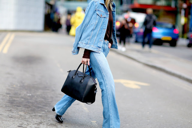 Flared jeans street style