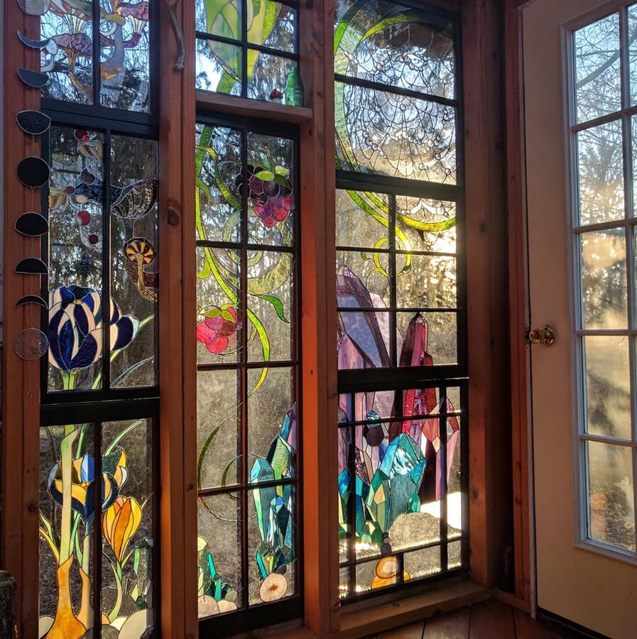 05-Flowers-and-crystals-Stained-Glass-Cabin-Neile-Cooper-www-designstack-co