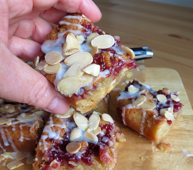 Small Batch Bakewell Blondies