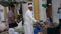 Wali Kota Tanjungbalai Serahkan Bantuan Pangan Cadangan Dalam Safari Ramadhan