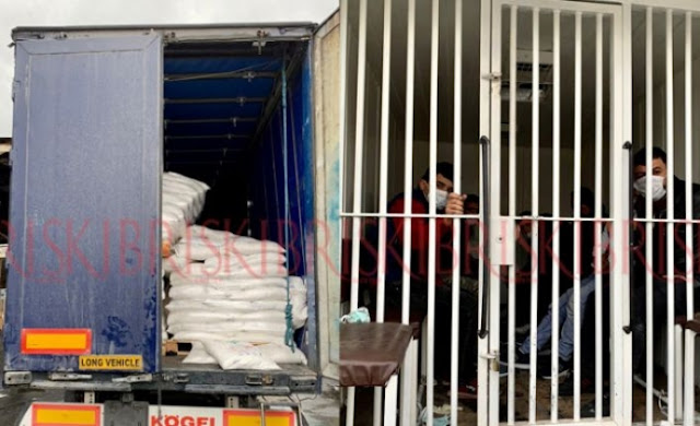 11 refugees found hidden in truck at the Famagusta port