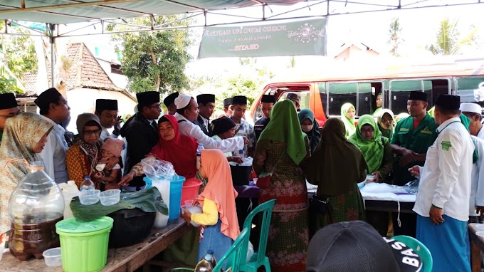 Cendol Gratis yang Disediakan MWCNU Gapura Ludes di Serbu Jama'ah