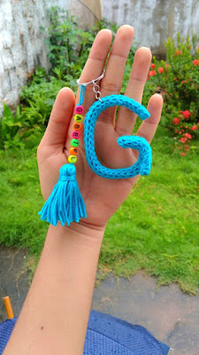 mais de 20 ideias de chaveiros feitos em crochê para te inspirar!!!...Encante-se!