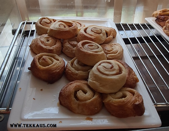 Holiday Inn Melaka Breakfast Buffet Menu Pastries Bread