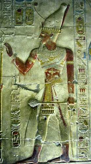 foto de decoração da tumba de Seti I  