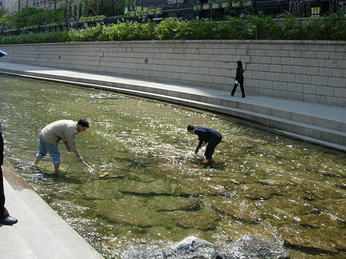 Kali Cheonggyecheon, Kali Bersih Yang Dulunya Kotor [ www.BlogApaAja.com ]