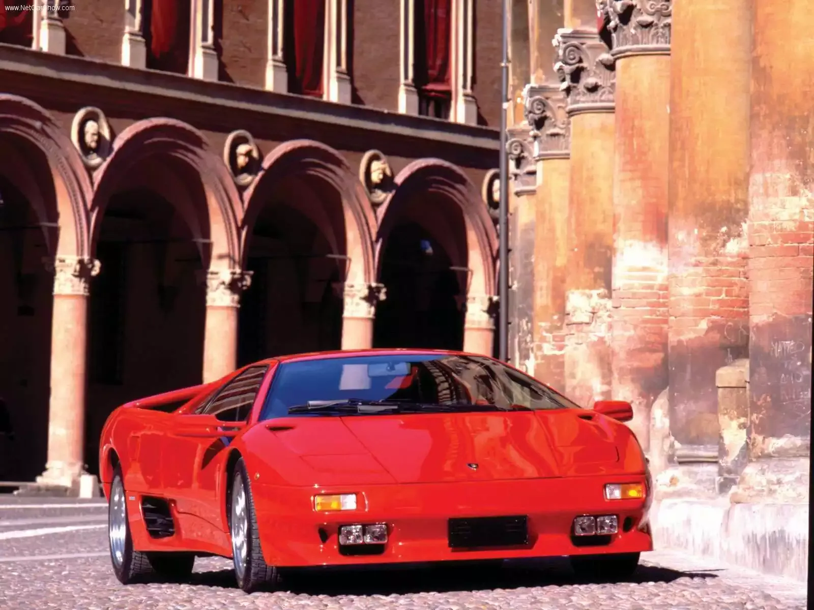 Hình ảnh siêu xe Lamborghini Diablo VT 1993 & nội ngoại thất