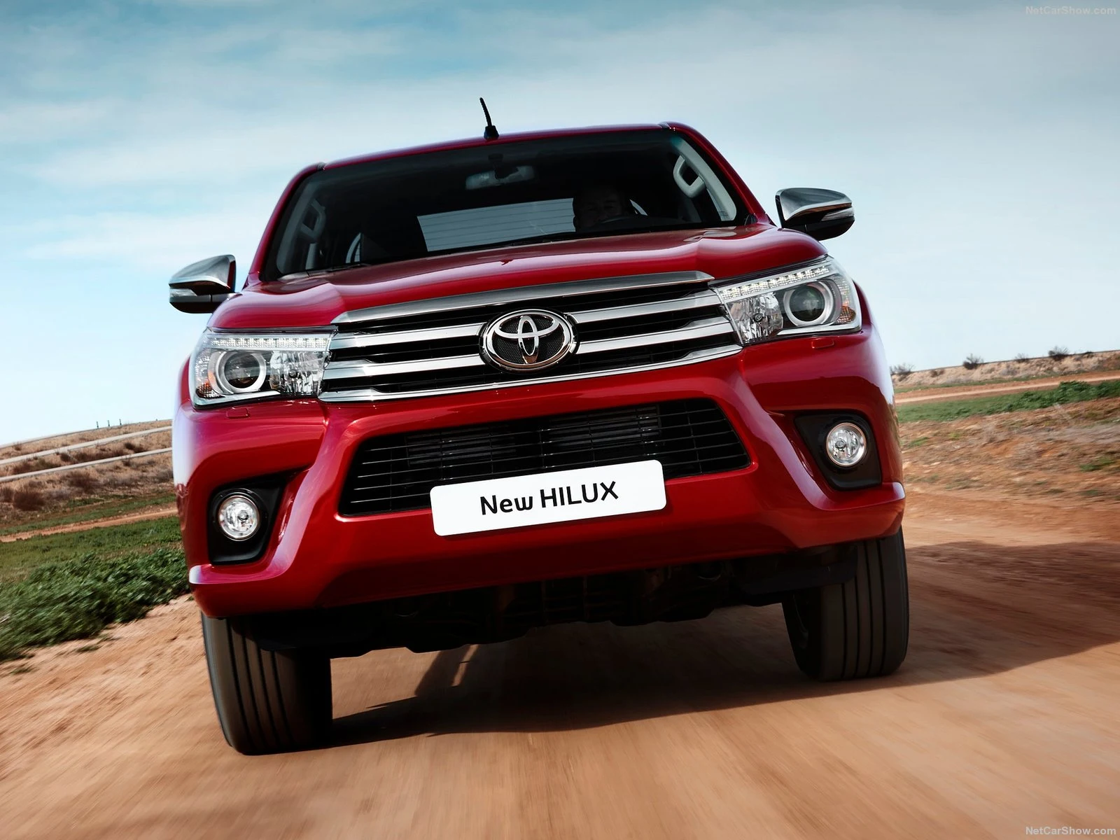 Hình ảnh xe ô tô Toyota HiLux 2016 & nội ngoại thất