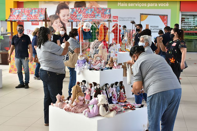 Primeira-dama prestigia Feira Junina dos artesãos do Fórum de Artesanato paraibano