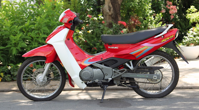 Suzuki RGV120