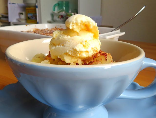 Apple Crisp with Sweet Biscuit Topping