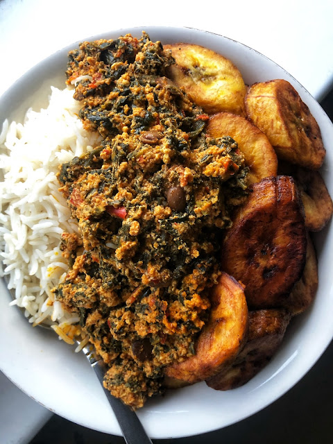 write a descriptive essay on how to cook egusi soup