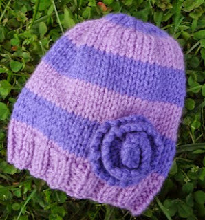 http://translate.googleusercontent.com/translate_c?depth=1&hl=es&rurl=translate.google.es&sl=en&tl=es&u=http://www.fiberfluxblog.com/2012/10/free-knitting-patternvery-violet.html&usg=ALkJrhjwURW_fCDIxYJcqE2ZcXhsehcWtQ