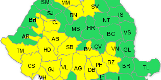 Cod galben de ploi şi vijelii în 22 de judeţe, de sâmbătă seara până luni dimineaţa